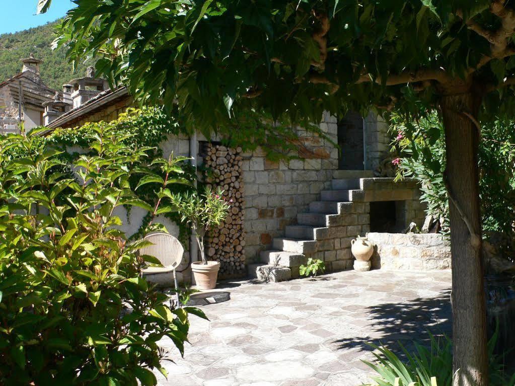 Ermitage De Peyreleau Bed & Breakfast Exterior photo